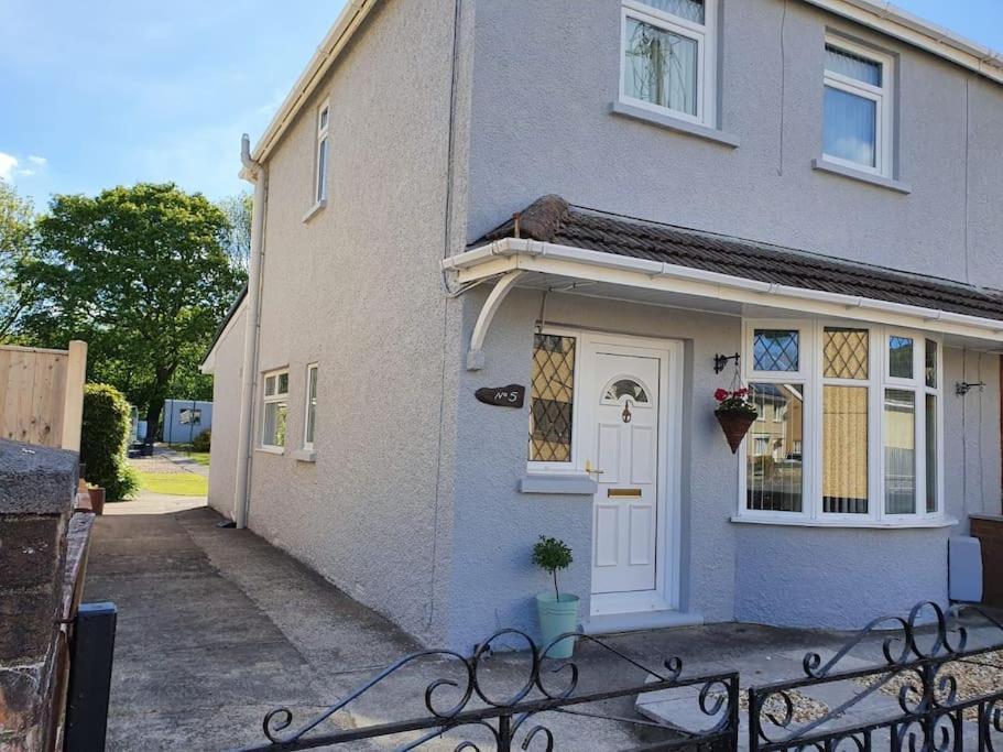 Mellte Avenue - Waterfalls House Pontneddfechan Exterior photo